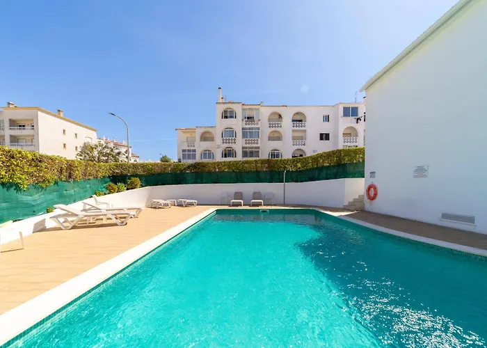 Garnero By Hellovacations * 알부페이라