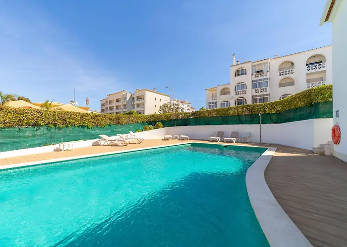 Garnero By Hellovacations * 알부페이라